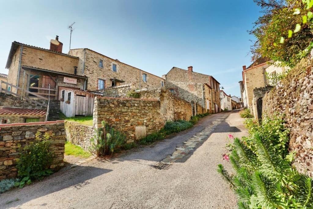 Le 19 Rue **,Maison De Charme Proche Du Puy Du Fou Mouchamps Exterior photo